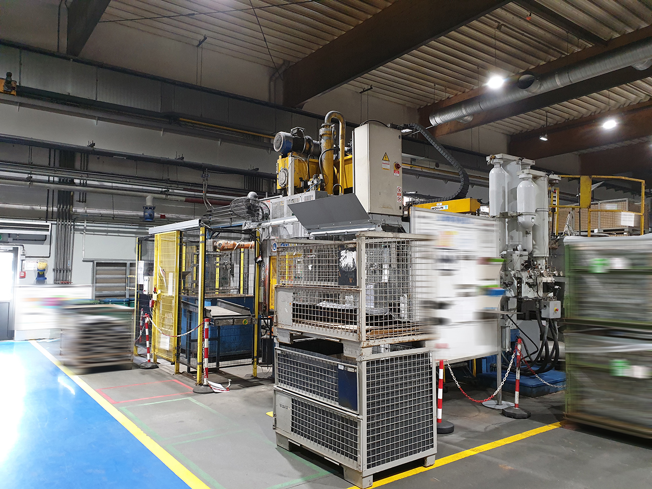 LK Machinery CDCM 630 SQ máquina de fundición a presión de cámara fría KK1508, utilizada