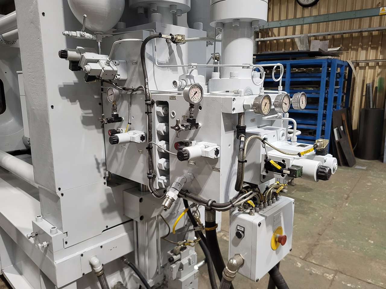 CDCM 800 SQ máquina de fundición a presión de cámara fría KK1638, usada CDCM 800 SQ máquina de fundición a presión de cámara fría KK1638, usada