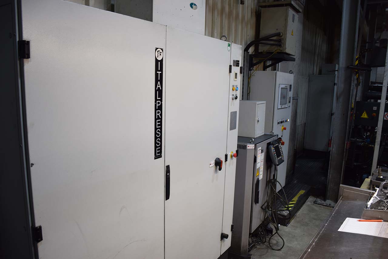 Máquina de fundición a presión de cámara fría Italpresse IP 550 TC KK1664, usada