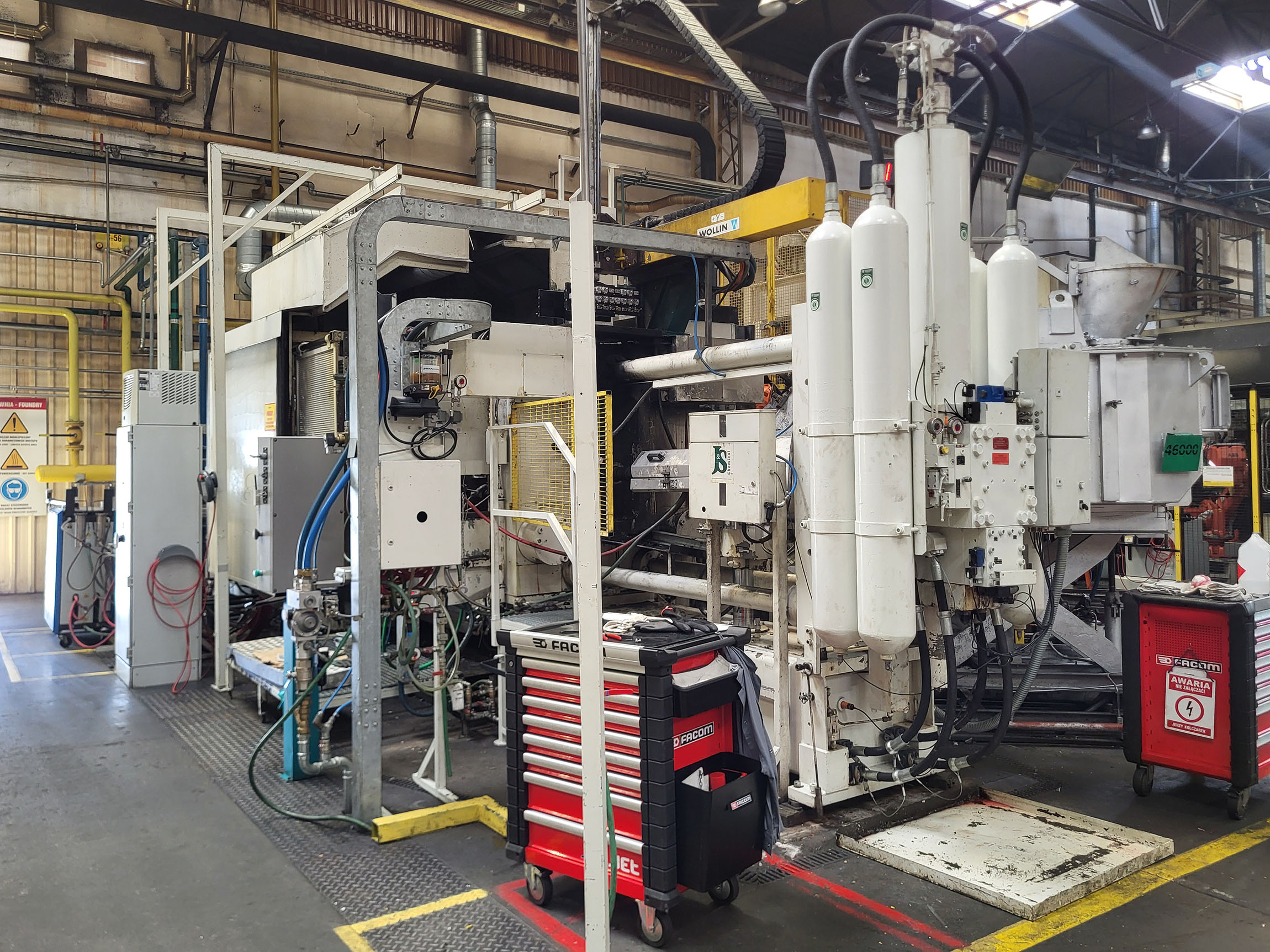 Máquina de fundición a presión de cámara fría Bühler GFU H 800 SC KK1704, usada