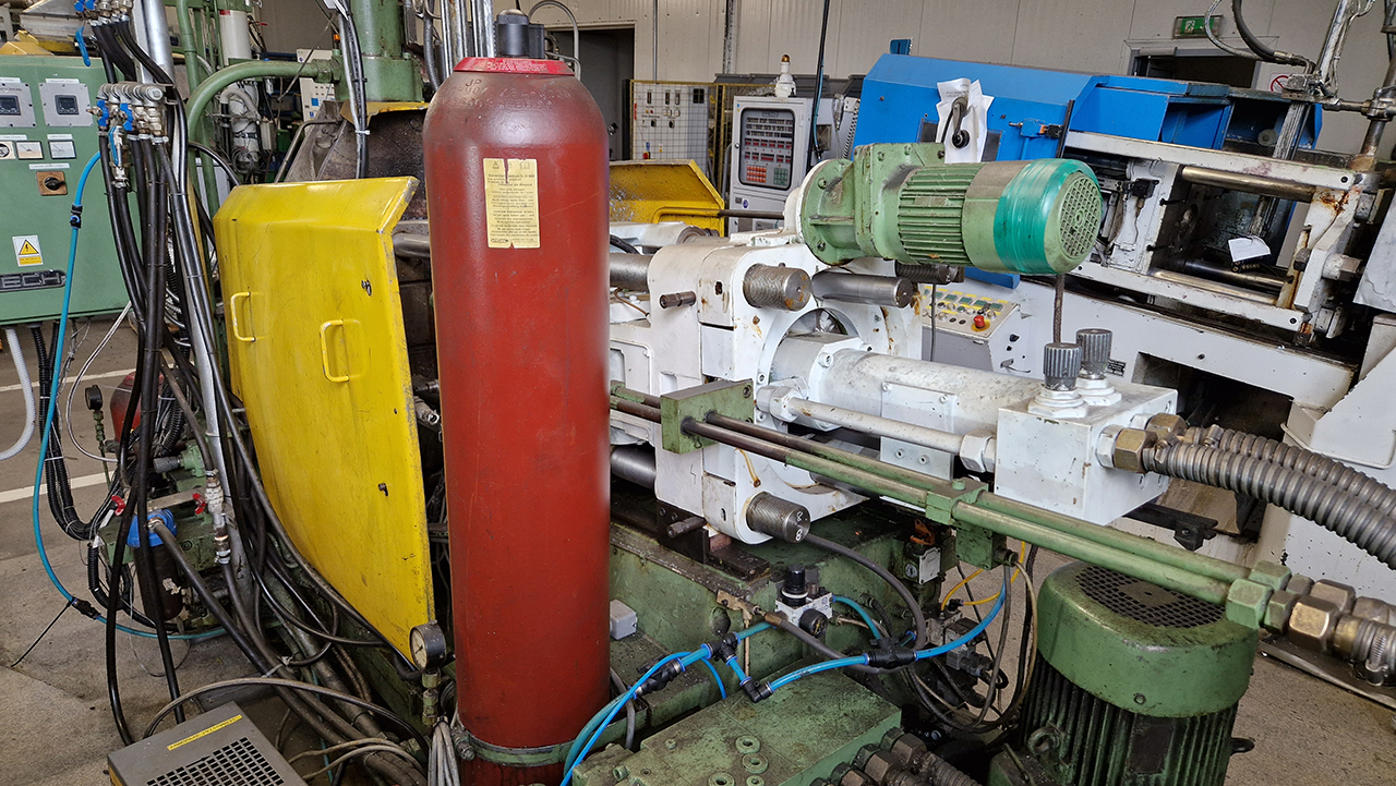 Máquina de fundición a presión de cámara caliente Frech DAW 40 WK1432, usada