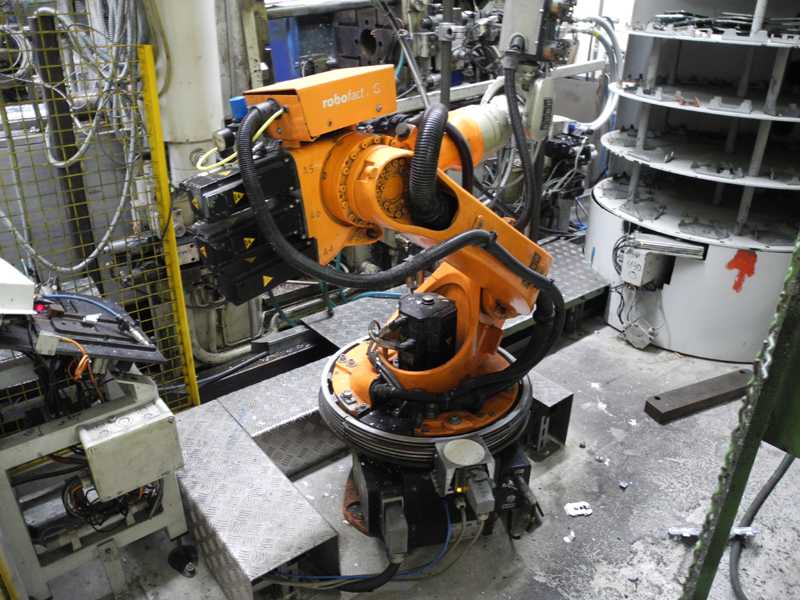 Kuka KR 16-F, robot de fundición, usado HR1814