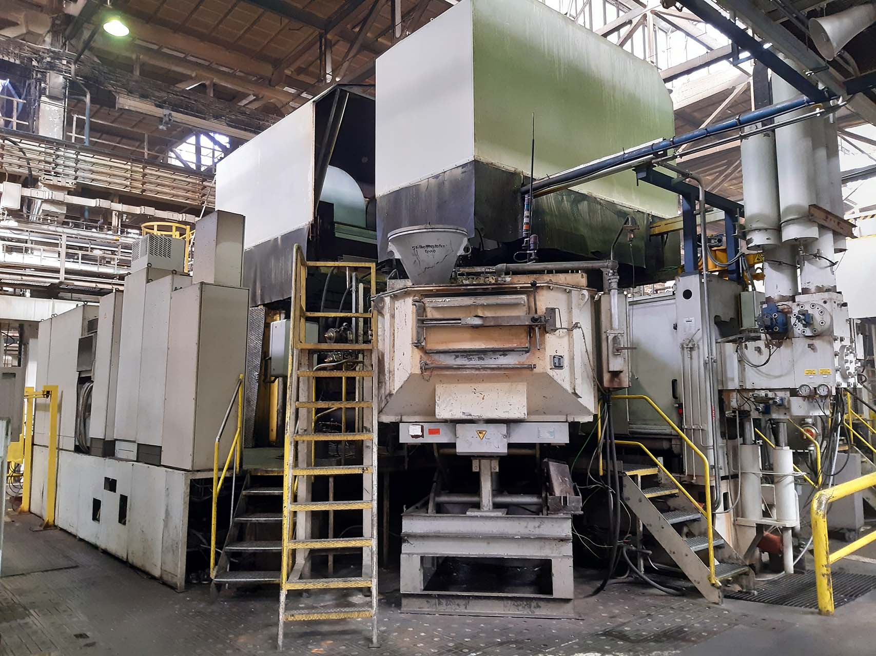 Frech GDK 1600-130 OC máquina de fundición a presión de cámara fría KK1637, usada