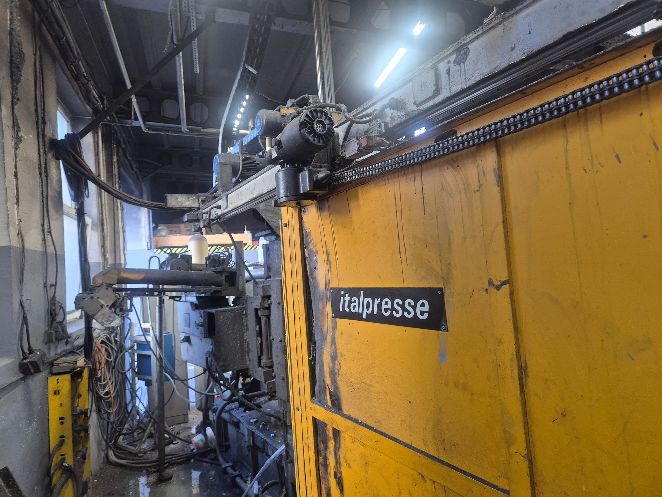 Máquina de fundición a presión de cámara fría Italpresse IP 550 TC KK1664, usada