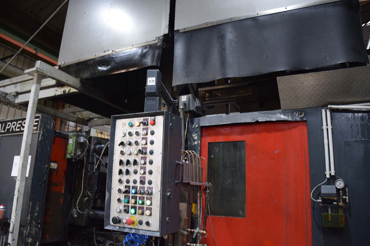 Máquina de fundición a presión de cámara fría Italpresse IP 550 TC KK1664, usada