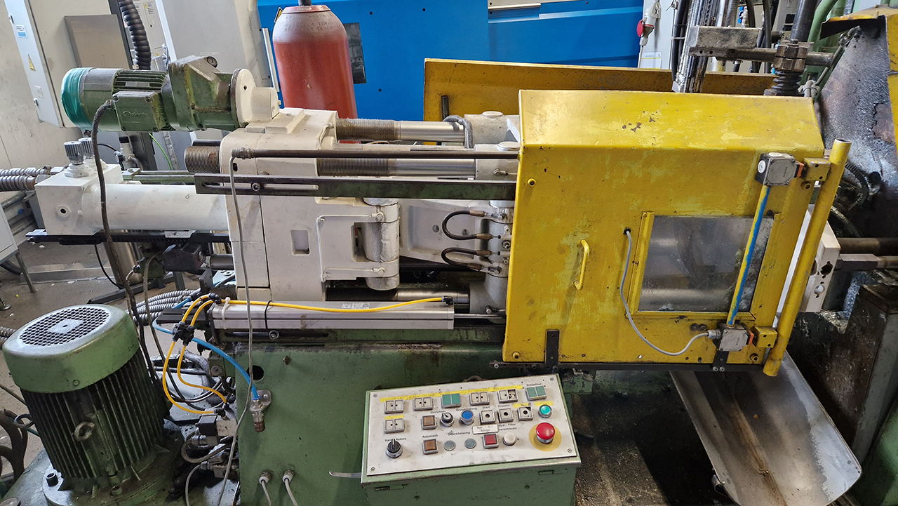 Máquina de fundición a presión de cámara caliente Frech DAW 40 WK1432, usada Máquina de fundición a presión de cámara caliente Frech DAW 40 WK1432, usada