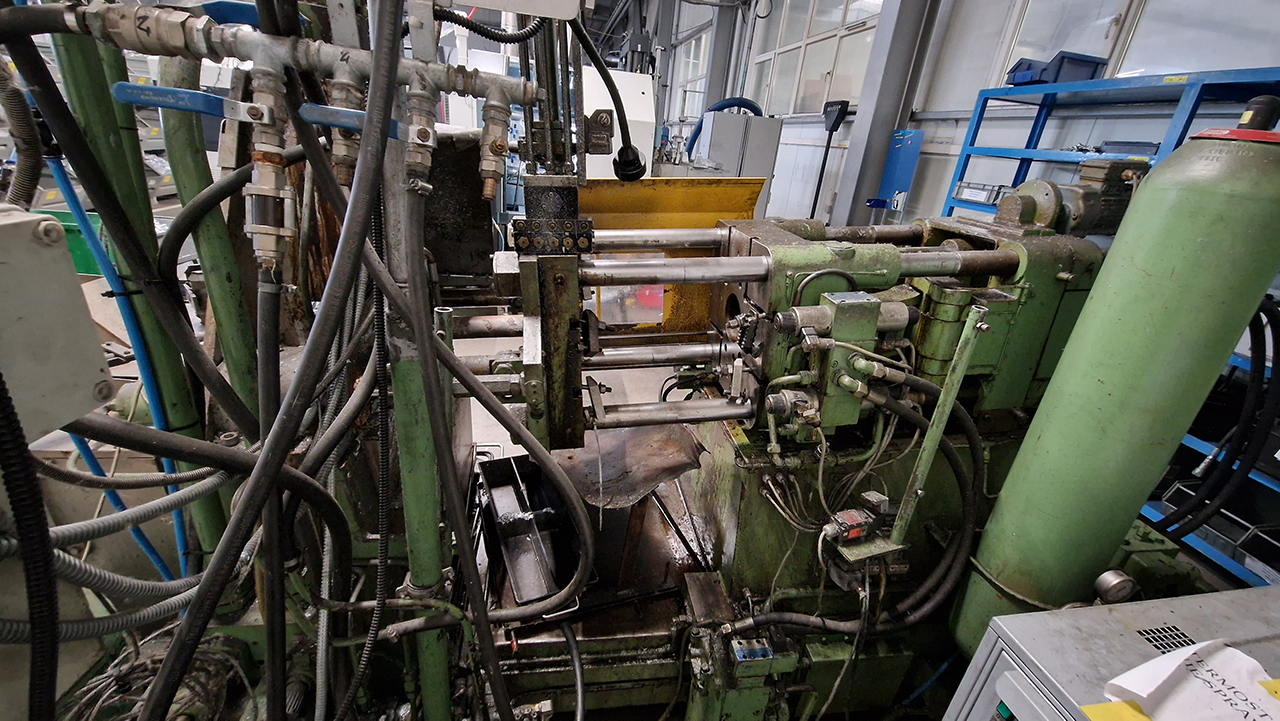 Máquina de fundición a presión de cámara caliente Frech DAW 40 WK1432, usada Máquina de fundición a presión de cámara caliente Frech DAW 40 WK1432, usada