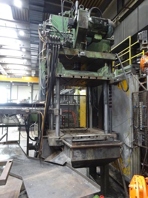 Oleo-Press-OP-1500-die-casting-cell-p8 Máquina de fundición a presión de cámara fría Oleo Press OL 1500 KK1589, usada