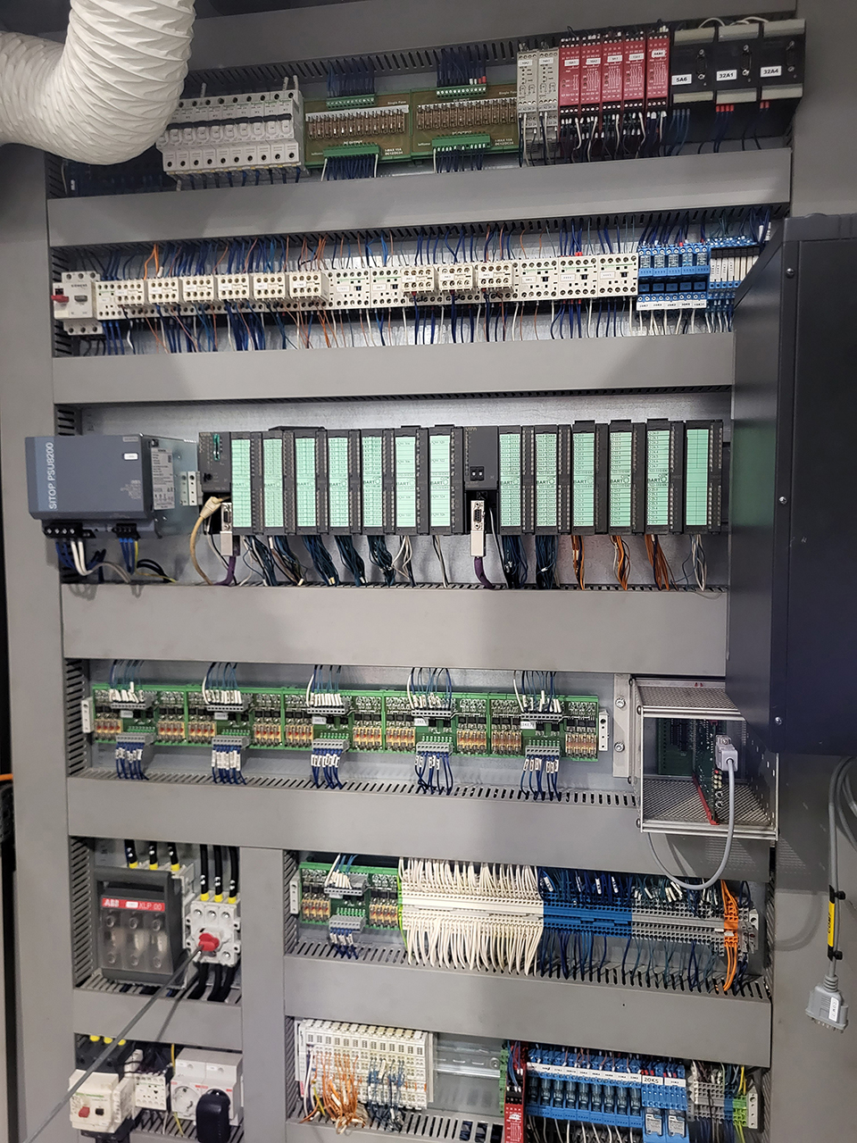 CDCM 800 SQ máquina de fundición a presión de cámara fría KK1638, usada CDCM 800 SQ máquina de fundición a presión de cámara fría KK1638, usada