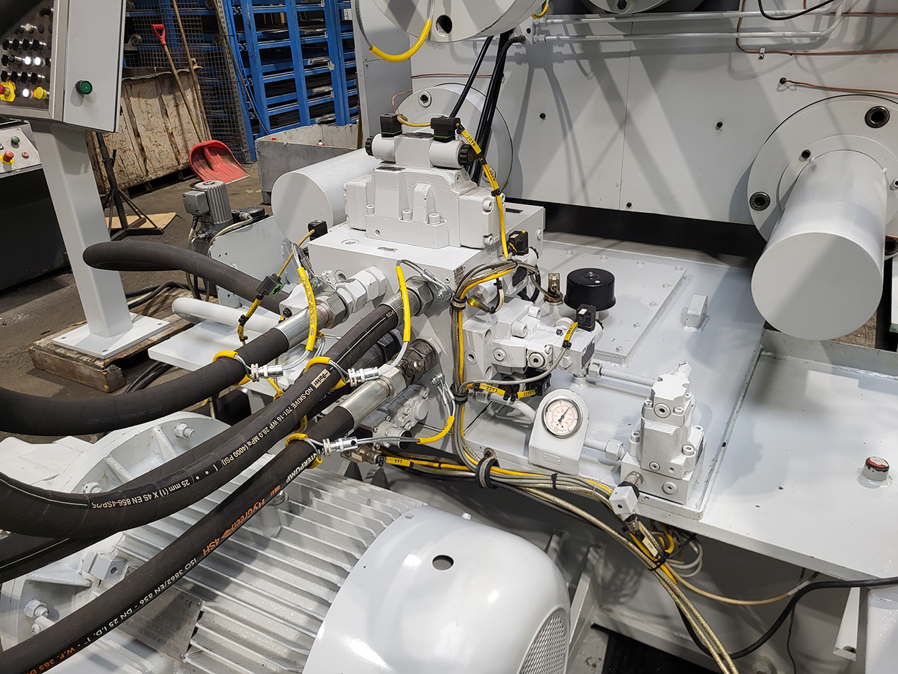 LK Machinery CDCM 800 SQ máquina de fundición a presión de cámara fría KK1638, utilizada