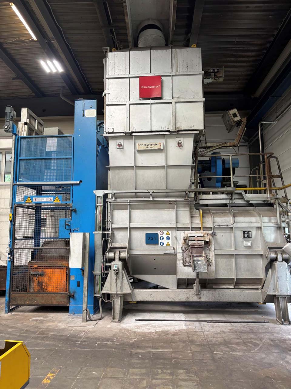 StrikoWestofen MH II-T 3000/2000 G-eg Plus+ horno de fusión y mantenimiento de calor O1843, usado