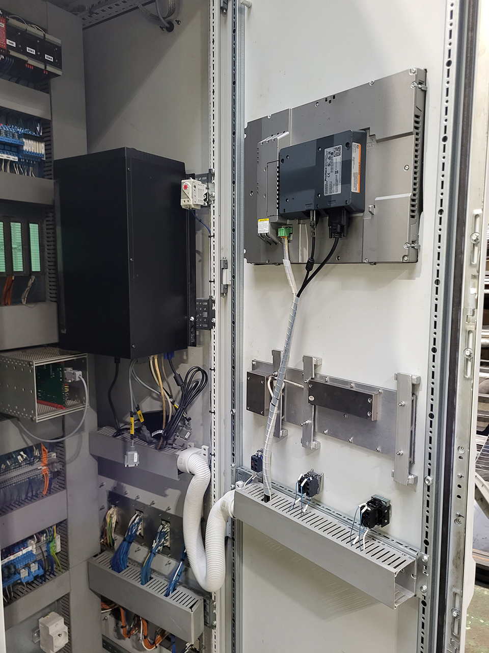 CDCM 800 SQ máquina de fundición a presión de cámara fría KK1638, usada CDCM 800 SQ máquina de fundición a presión de cámara fría KK1638, usada