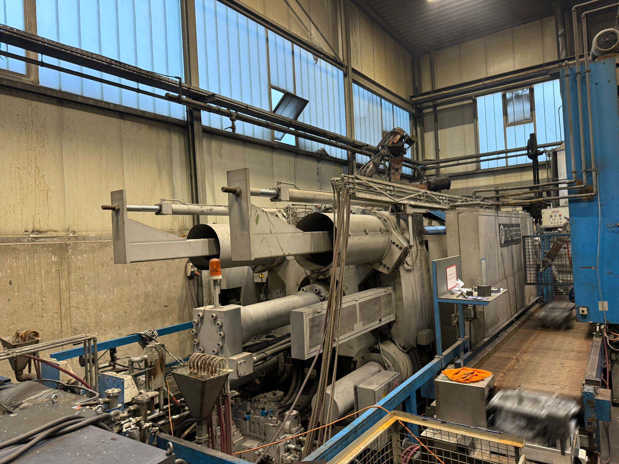 Máquina de fundición a presión de cámara fría Italpresse IP 2500 SC KK1679, usada