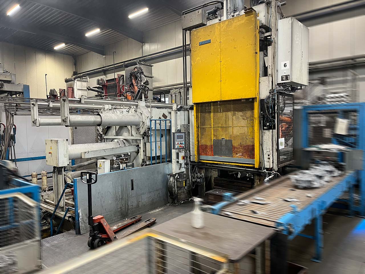 Máquina de fundición a presión de cámara fría Müller Weingarten GDK 2000 / 130 Opticast KK1670, usada
