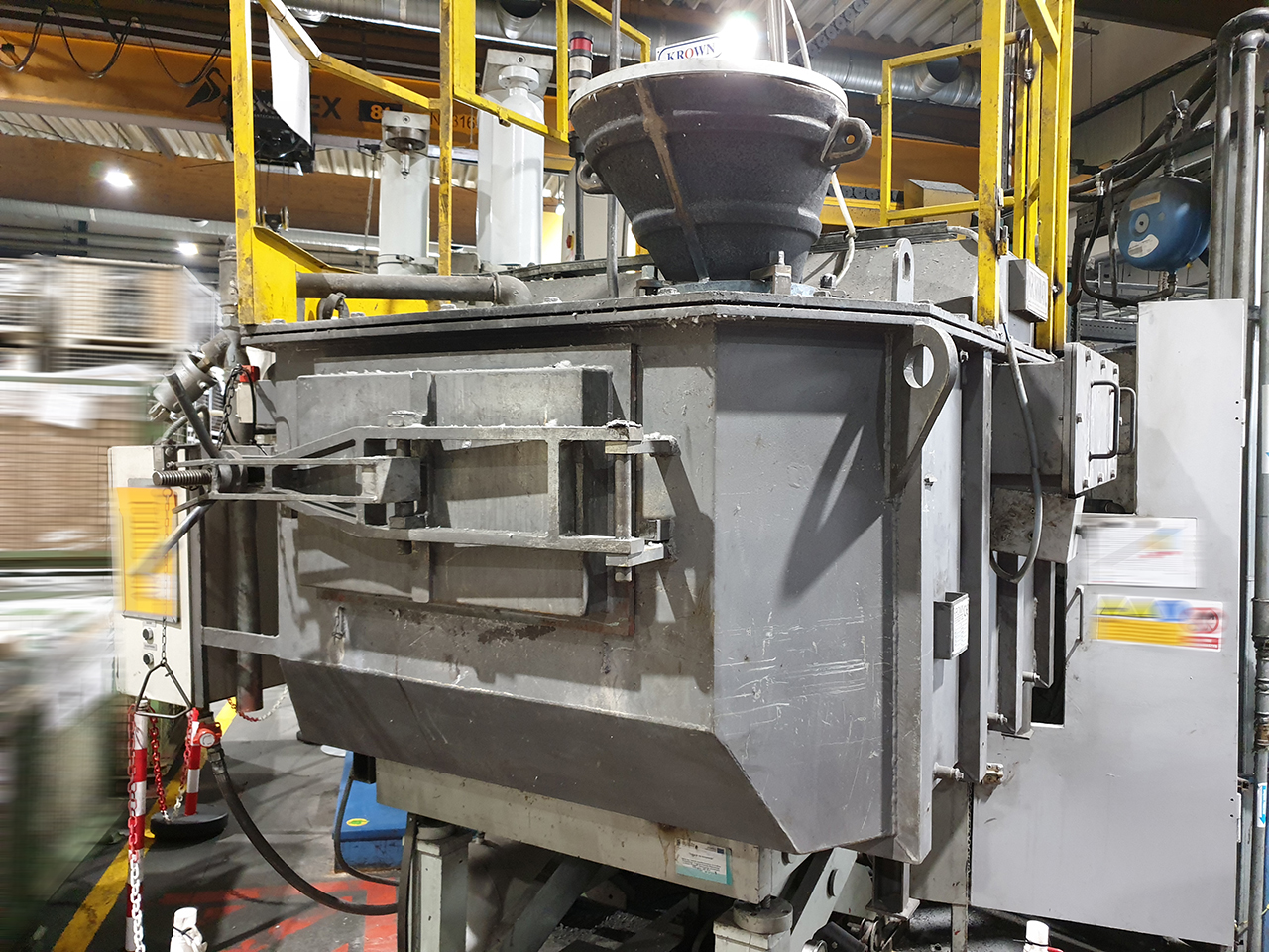 LK Machinery CDCM 630 SQ máquina de fundición a presión de cámara fría KK1508, utilizada