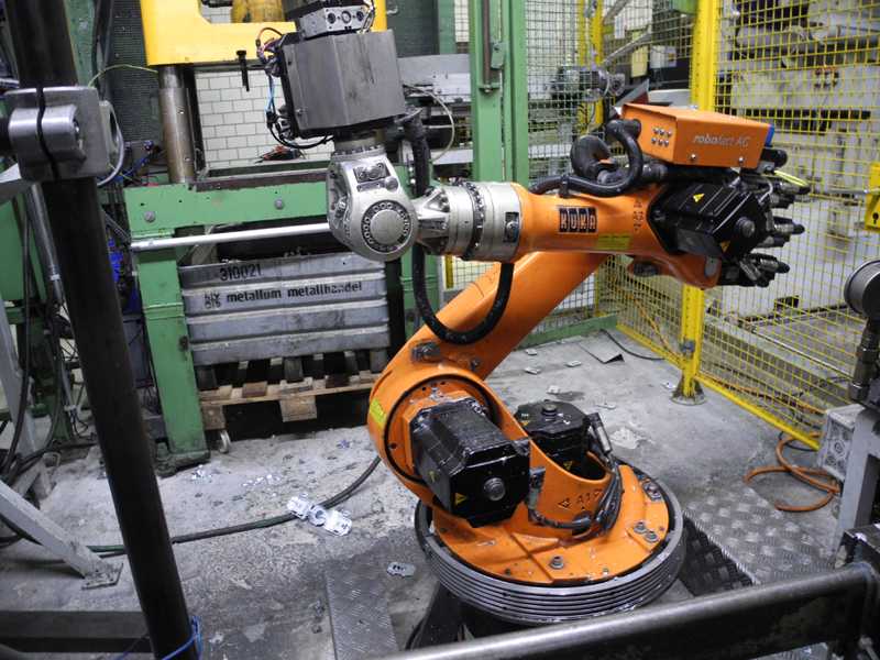 Kuka KR 16-F, robot de fundición, usado HR1814