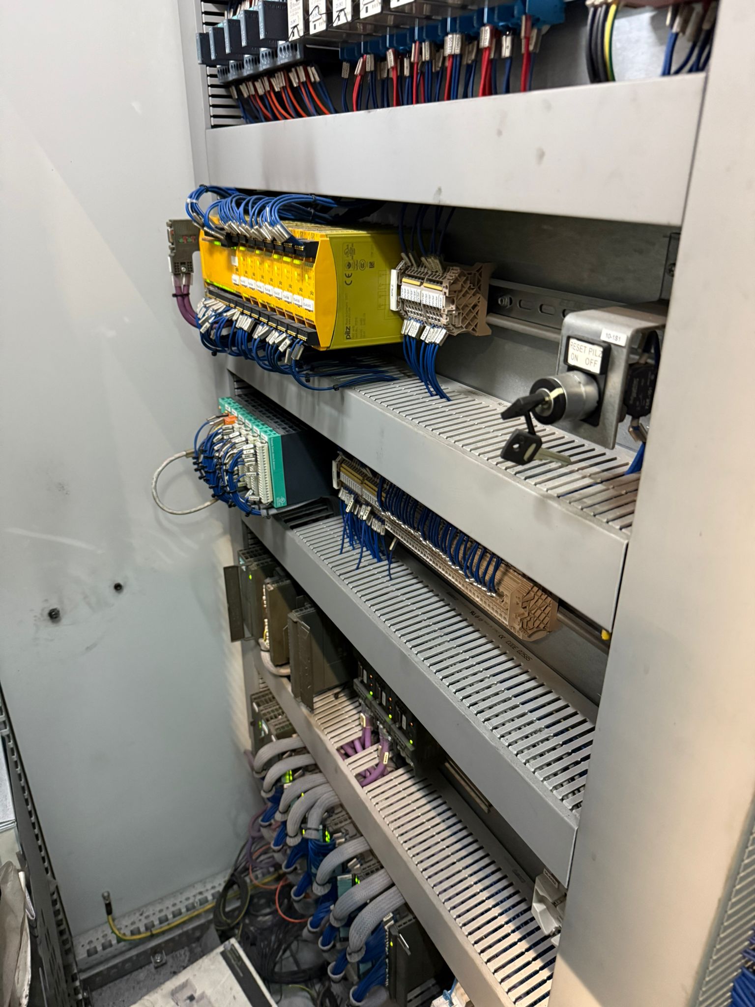 Máquina de fundición a presión de cámara fría Italpresse IP 2500 SC KK1679, usada Máquina de fundición a presión de cámara fría Italpresse IP 2500 SC KK1679, usada