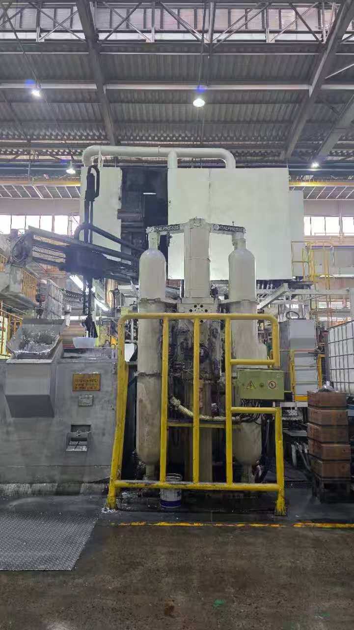 Máquina de fundición a presión de cámara fría Italpresse IP 2500 SC KK1679, usada Máquina de fundición a presión de cámara fría Italpresse IP 2500 SC KK1679, usada