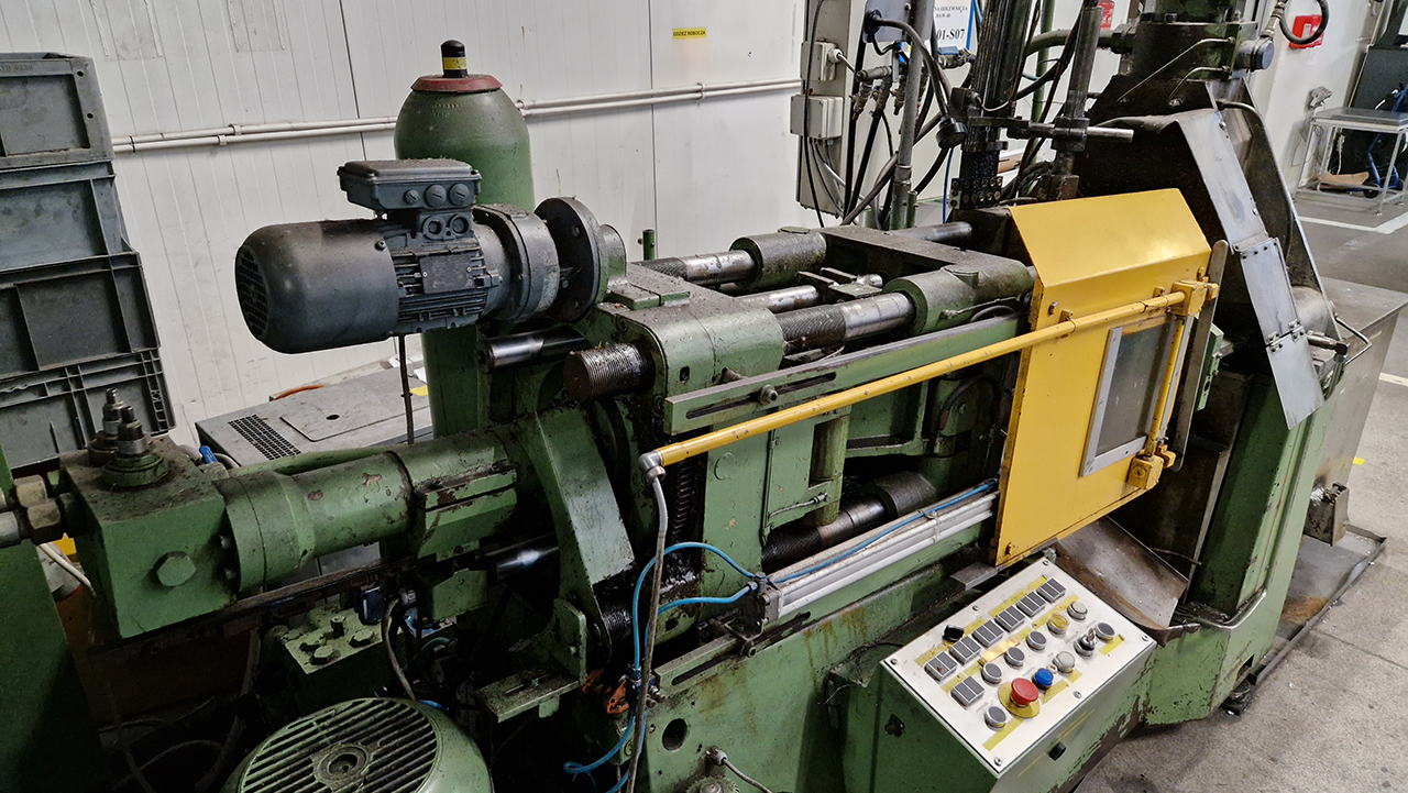 Máquina de fundición a presión de cámara caliente Frech DAW 40 WK1432, usada Máquina de fundición a presión de cámara caliente Frech DAW 40 WK1432, usada