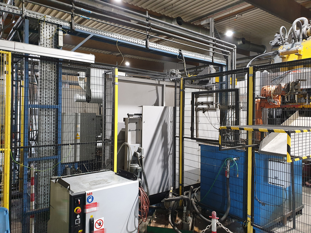 LK Machinery CDCM 630 SQ máquina de fundición a presión de cámara fría KK1508, utilizada