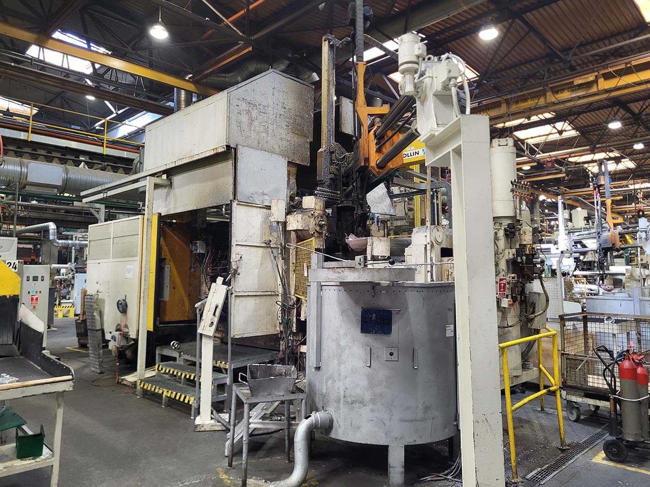 Máquina de fundición a presión de cámara fría Italpresse IP 900 SC KK1684, usada